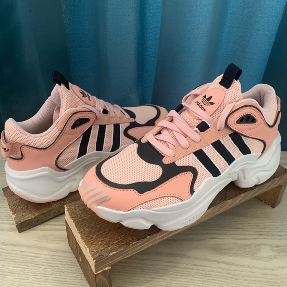 adidas magmur runner rosa
